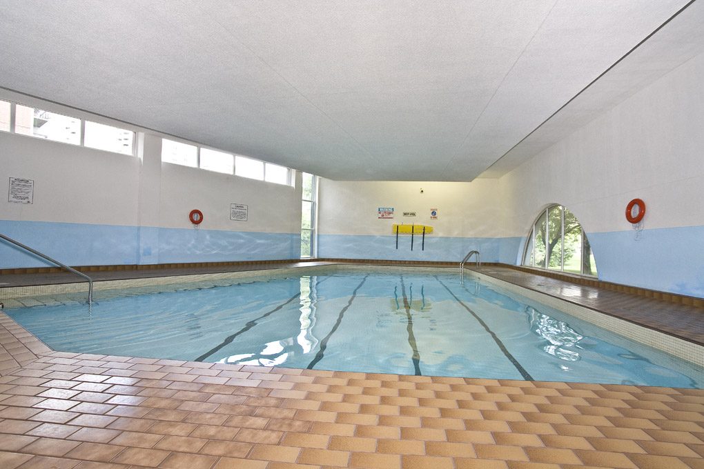 452 Swimming Pool